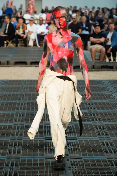 Look 23